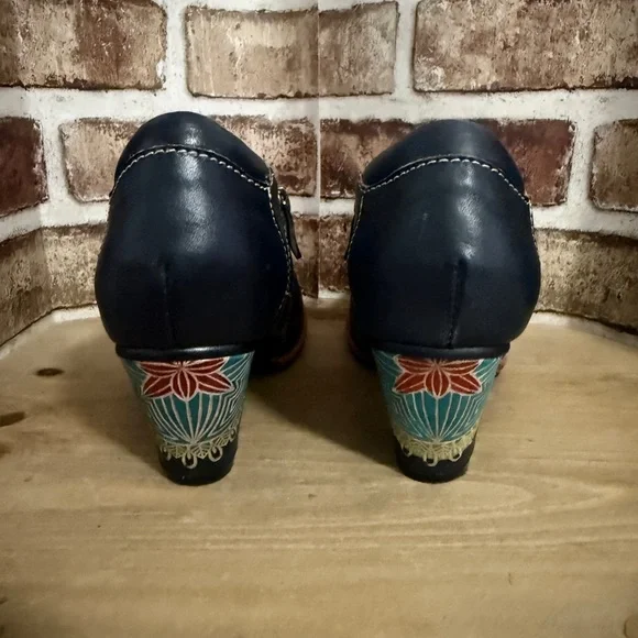 NWOT L'ARTISTE ZAMI SHOES-Navy blue - Picture 7 of 9